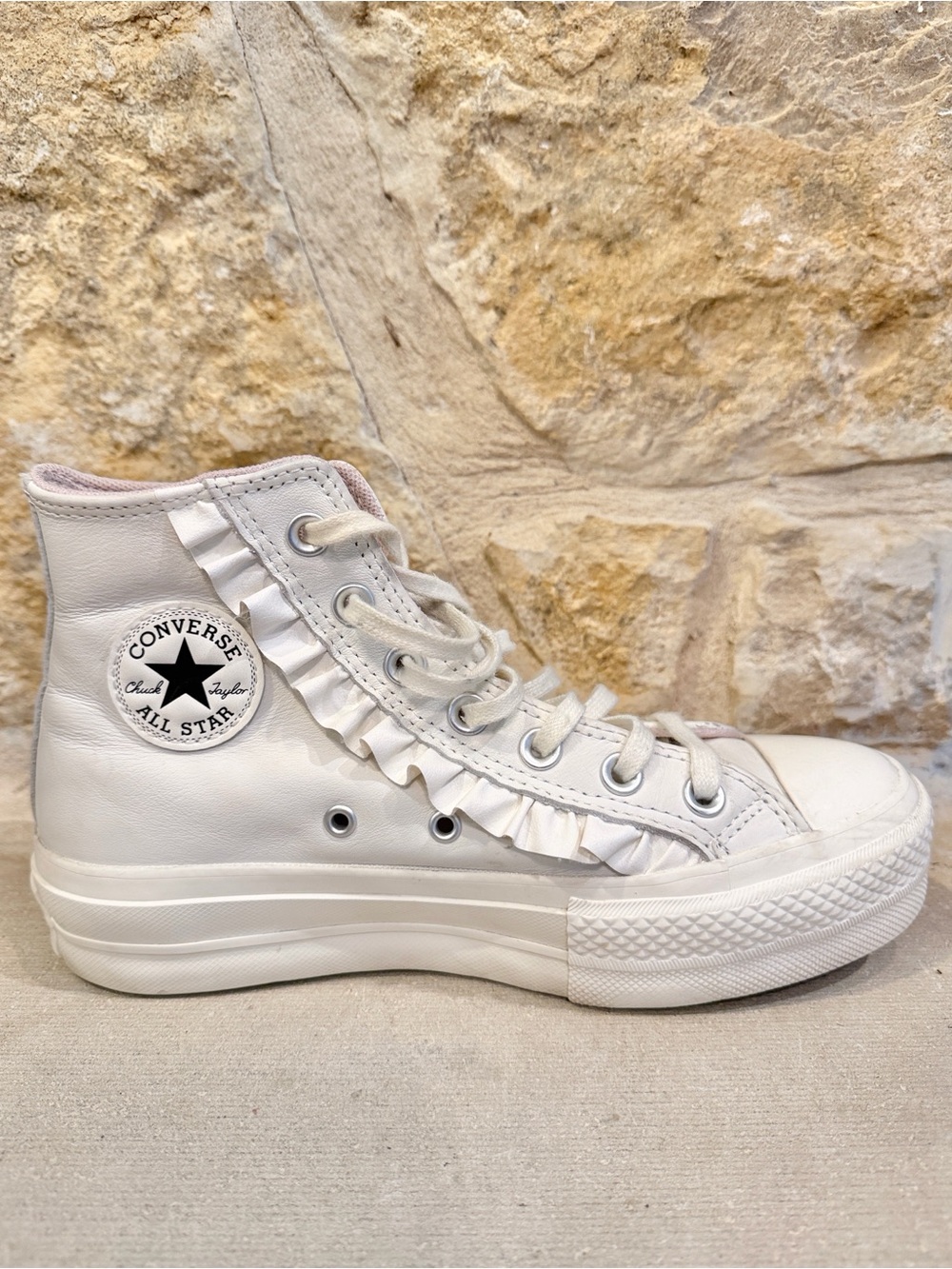 Converse CTAS Platform Lift Hi-Top White Leather Ruffle Sneakers Women's 6 - Picture 7 of 10